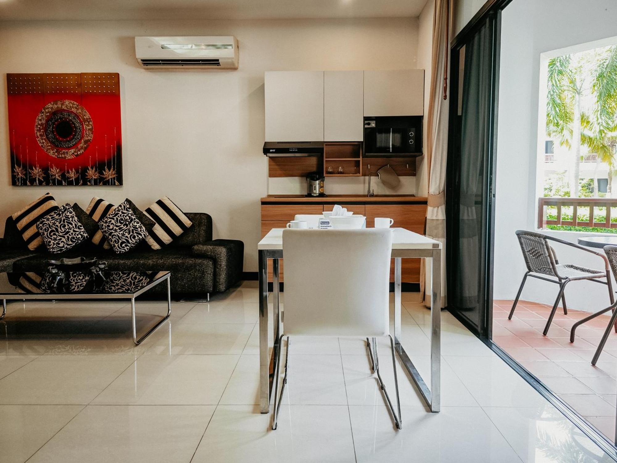 Rawai Grand House -Sha Plus Экстерьер фото
