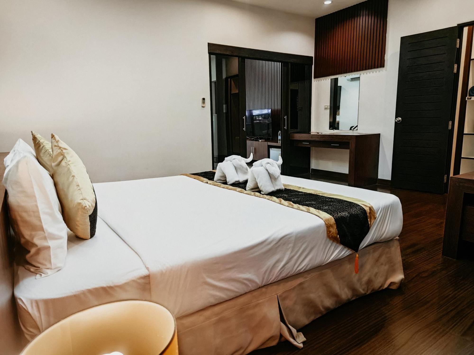 Rawai Grand House -Sha Plus Экстерьер фото